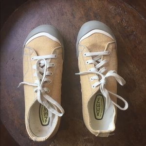 Keen canvas sneakers